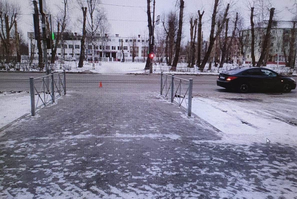 В Северодвинске выясняются обстоятельства ДТП, в котором пешеход чудом остался жив